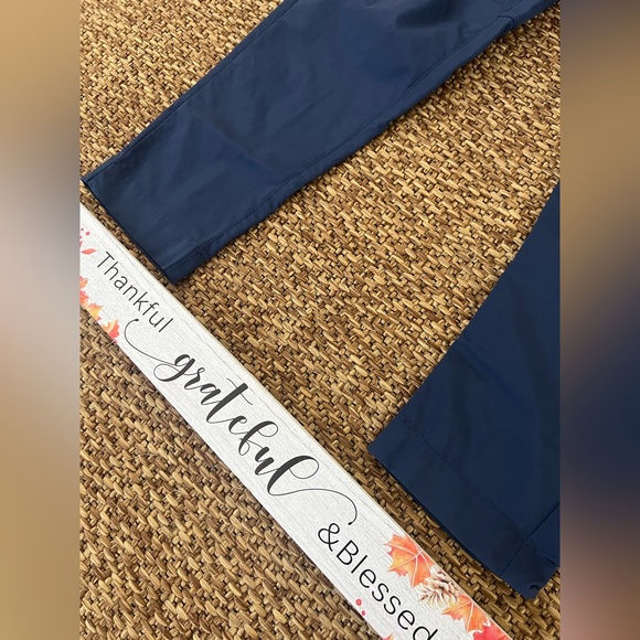 Brand NEW! Boys Nike tapered fit pants - Picture 4 of 8